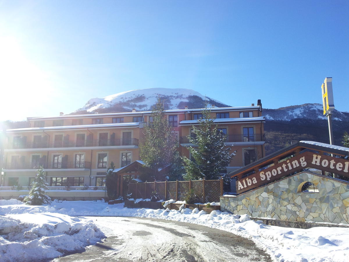 Alba Sporting Hotel Rocca di Mezzo Exteriér fotografie